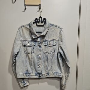 Light Wash Denim Jacket - Casual Women's Jean Jacket Large